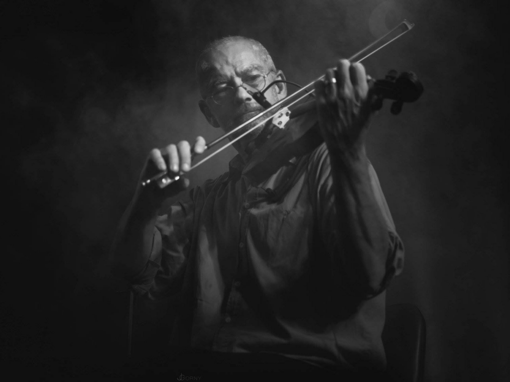 philippe-donaire-violon Philippe Donaire jouant du violon
